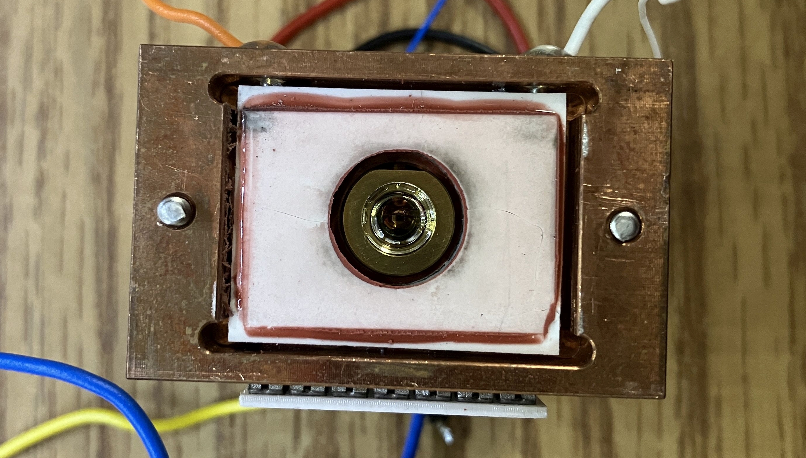 resonator lens