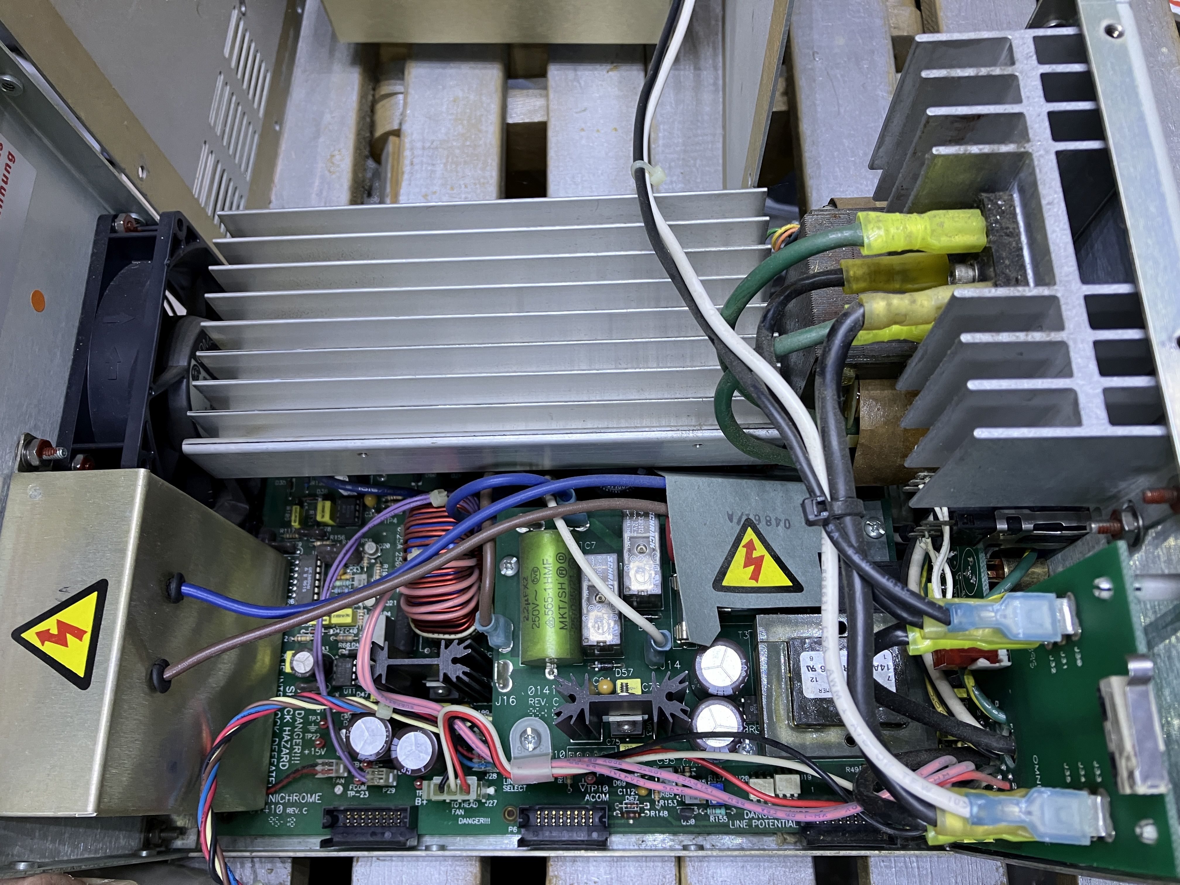 Omnichrome model 171 ion laser power supply inside
