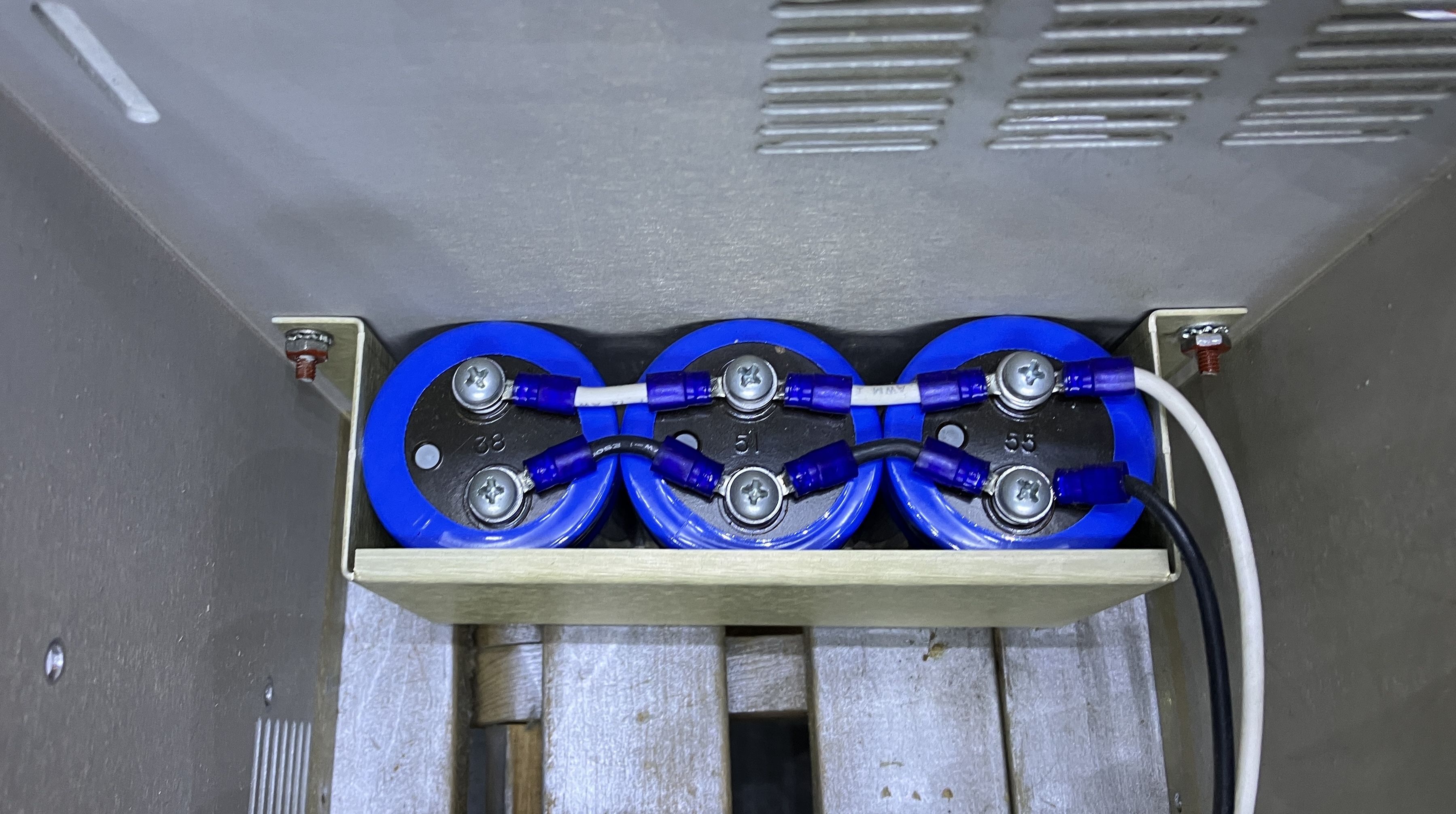 Omnichrome model 171 ion laser power supply inside